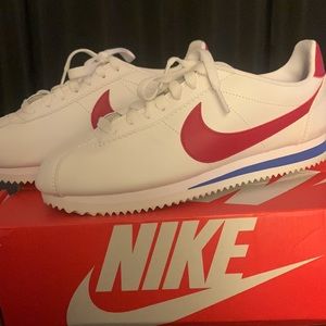 CLASSIC CORTEZ